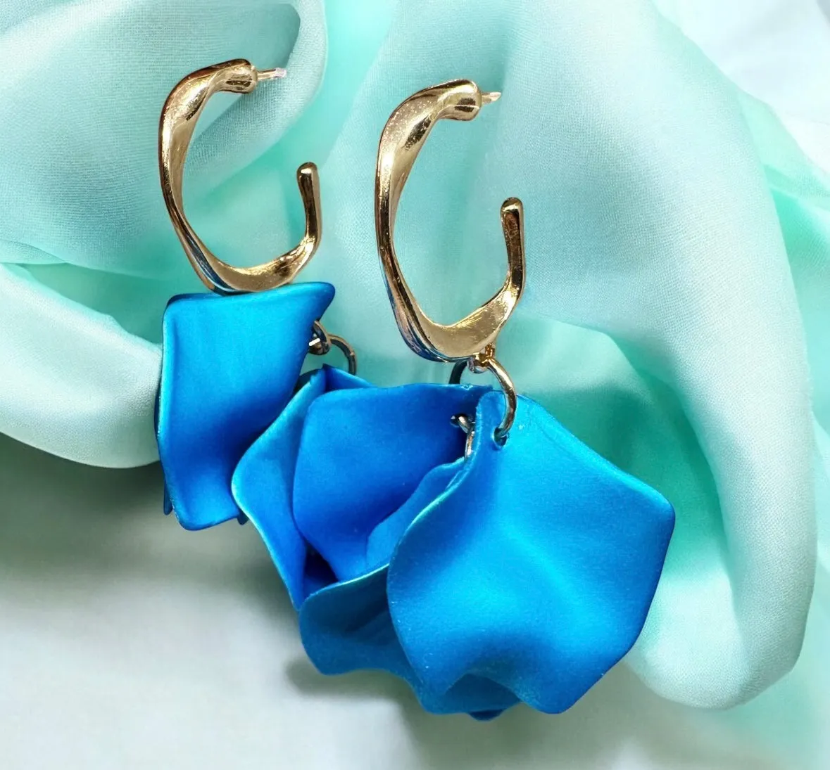 Blue - Glitter blue flowers earrings | iridescent petals baroque earrings | golden floral lightweight earrjnfs | bridal party wedding bridesmaid