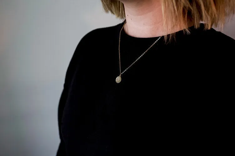 Elizabeth.Lyn Initial Necklaces | Gold