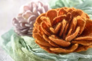 Orange Flower Felted Brooch, Valentine's day Gifts, Flower Brooch, Felted Flower Brooch, Felted Flower pin, Wool Jewelry, Wool Brooch,