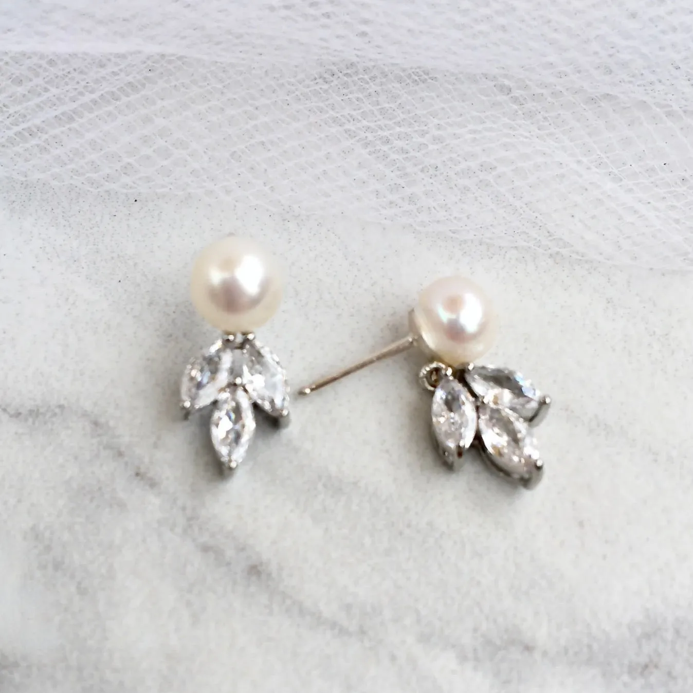 "Maitlyn" - Minimalist Pearl and Cubic Zirconia Bridal Earrings