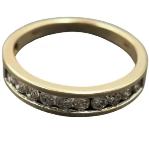 "Timeless Love: 10ct Gold Diamond Ring - Valentine's Special!"